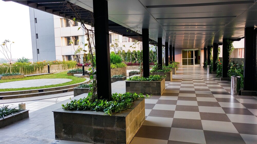 New Furnished And Comfy 2Br Apartment Nifarro Park