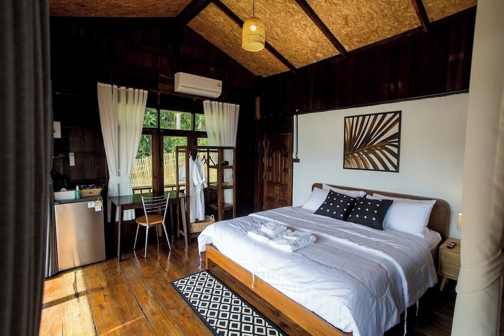 Baan Lhong View Lay