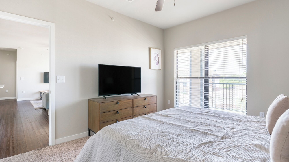Landing Apartments - Grand Harbor