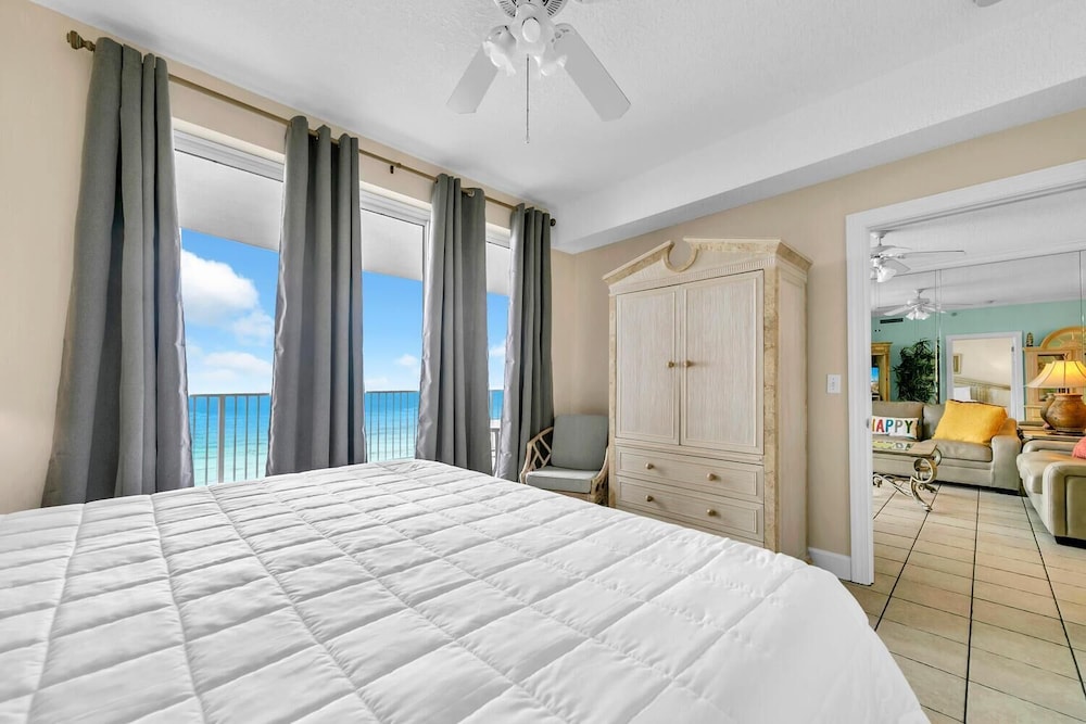 Twin Palms 702