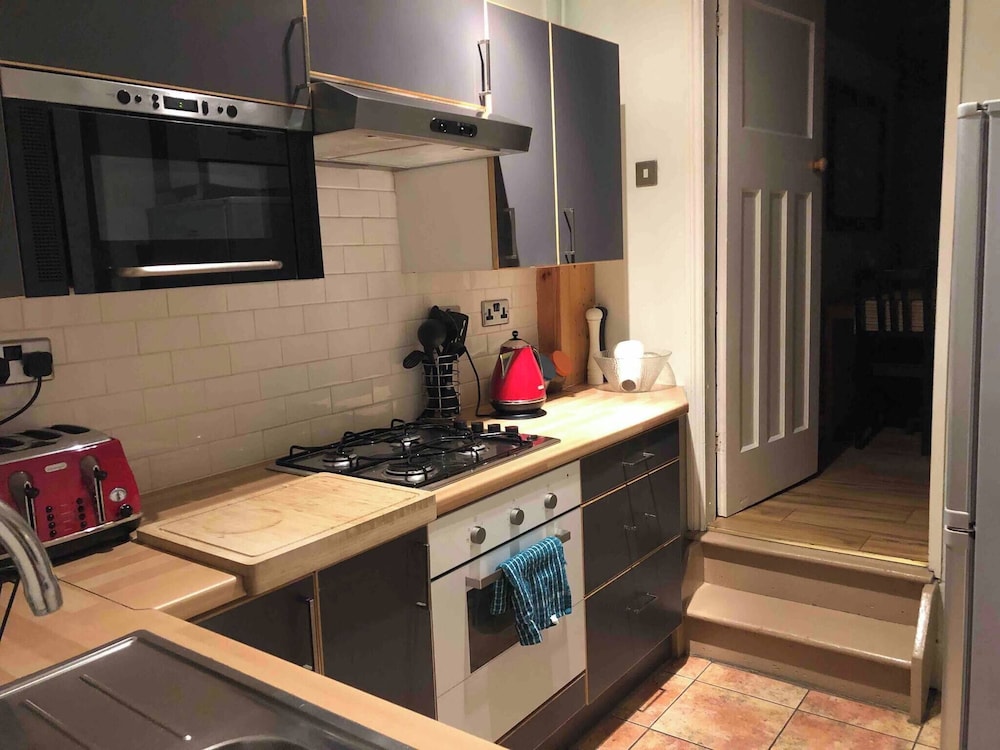Charming 2 Bedroom Apartment in Gateshead, Close to Newcastle City Centre