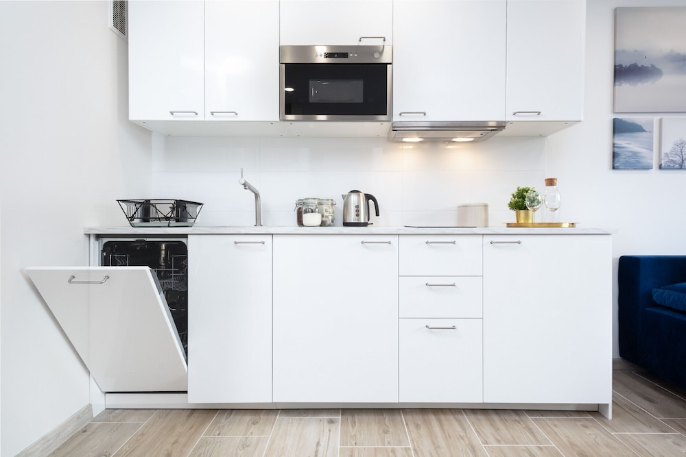 Business Apartment Grzybowska by Renters view 4