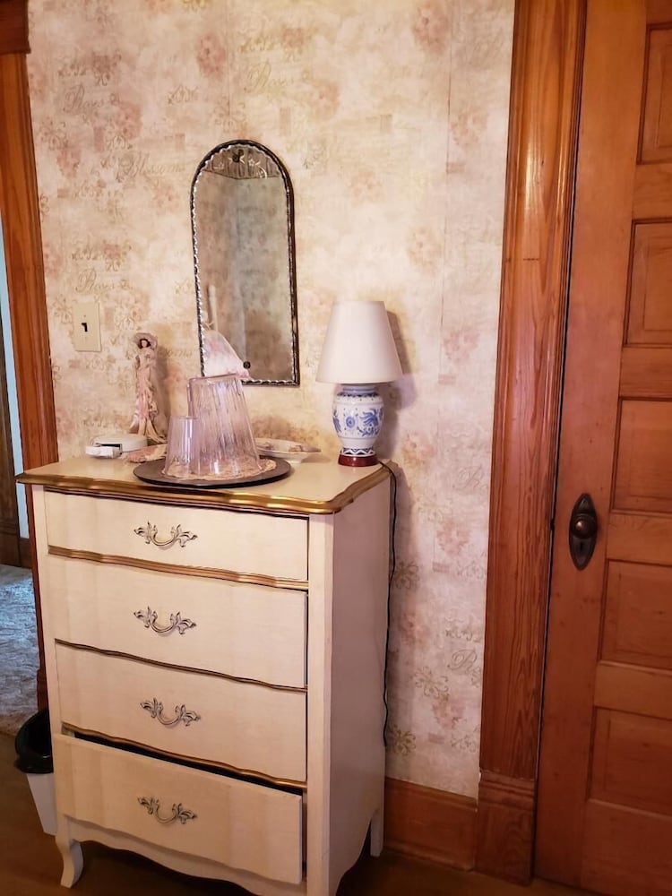 Historic Philip Houston House - Property Image 18