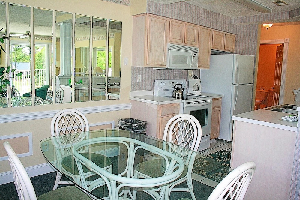 Golf View Villa 709 with Full Kitchen Brunswick Plantation Resort and Golf by RedAwning