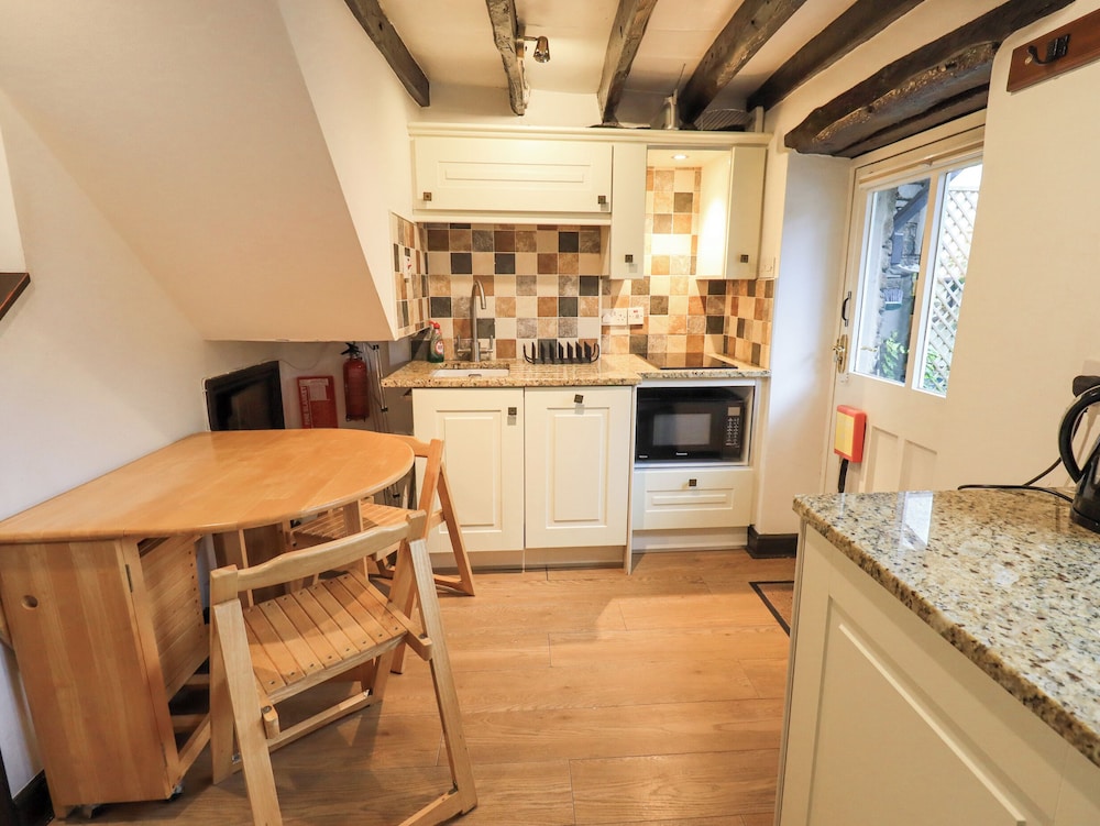 Cobblestone Cottage
