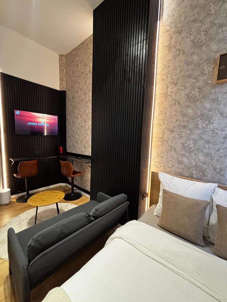 Comfy 5BR Apartment in Heart of Ghent