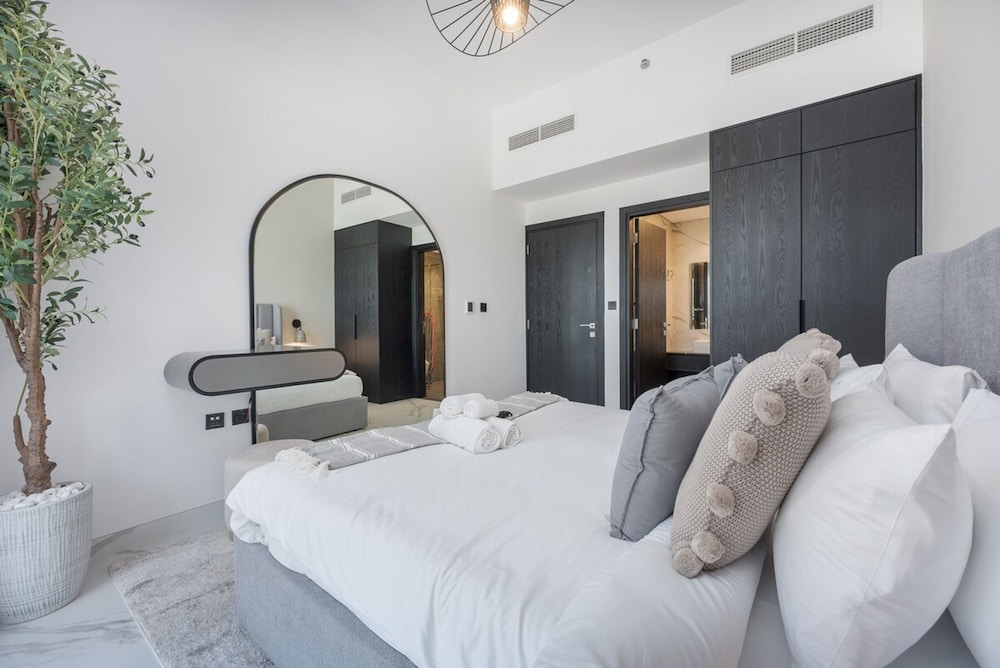 Awesome 1-bedroom in Al Barshaa South Near to Dubai Adventures