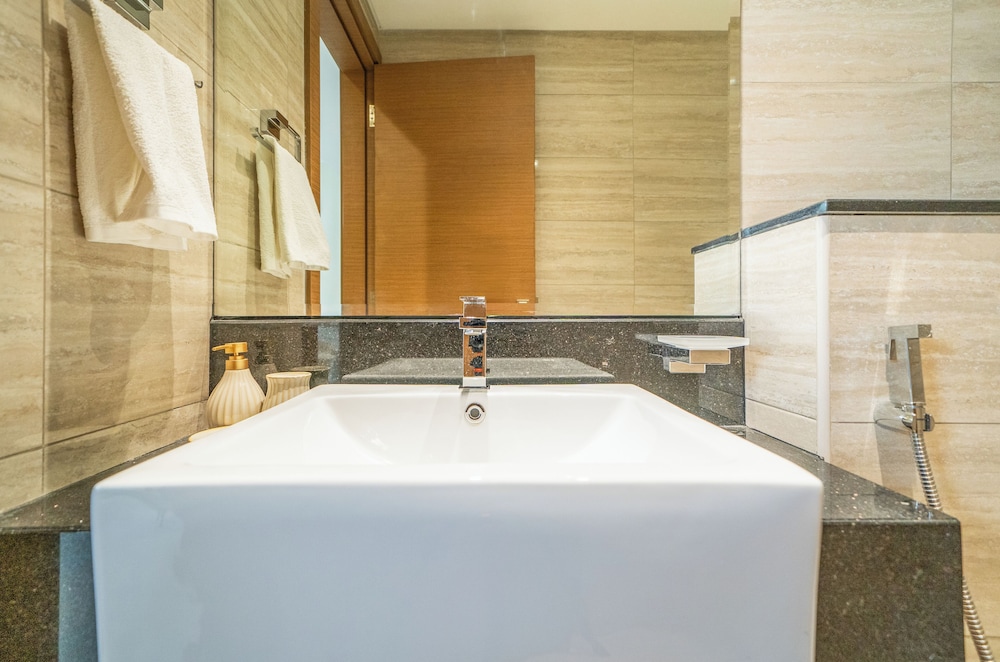 Impressive 2BR Apt with Premium