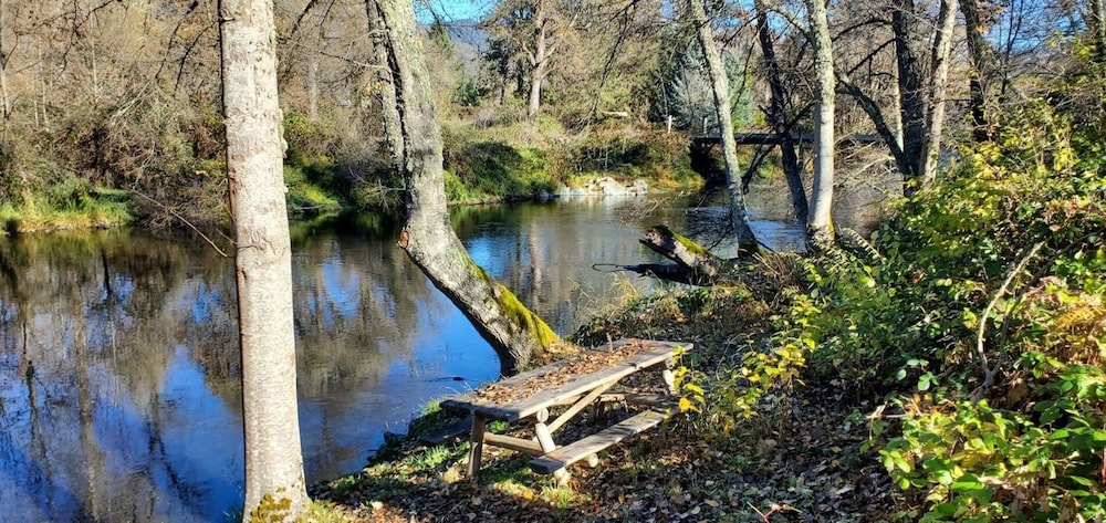 Quail Run River View Cottage
