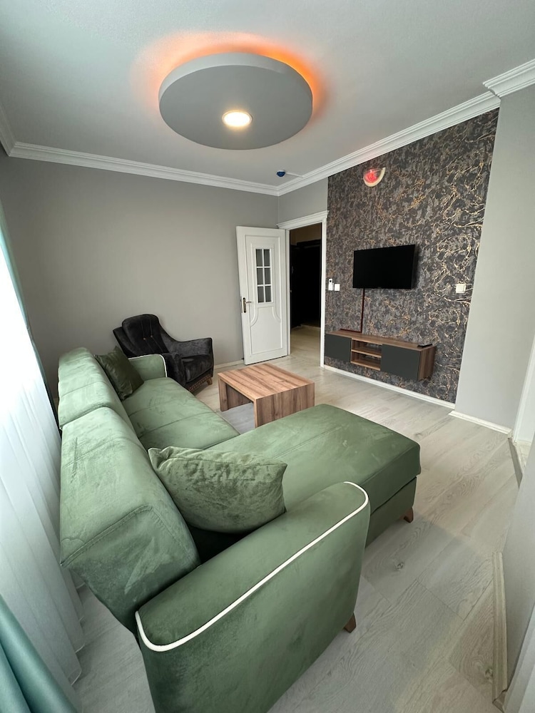 Green Hill Residence