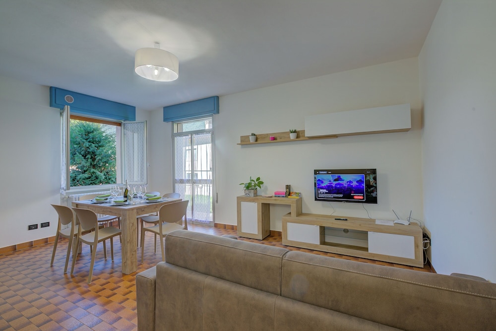 Mark Apartment