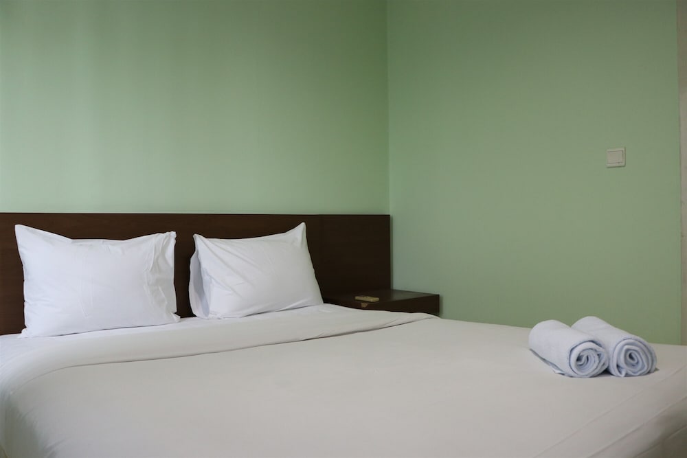Cozy Living 2Br At City Home Apartment Near Moi Kelapa Gading view 4