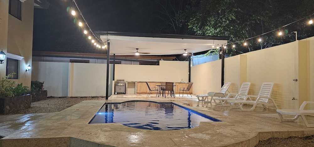 Freshly Updated 3BR With Pool Walk to the Beach Casa Luz de Luna