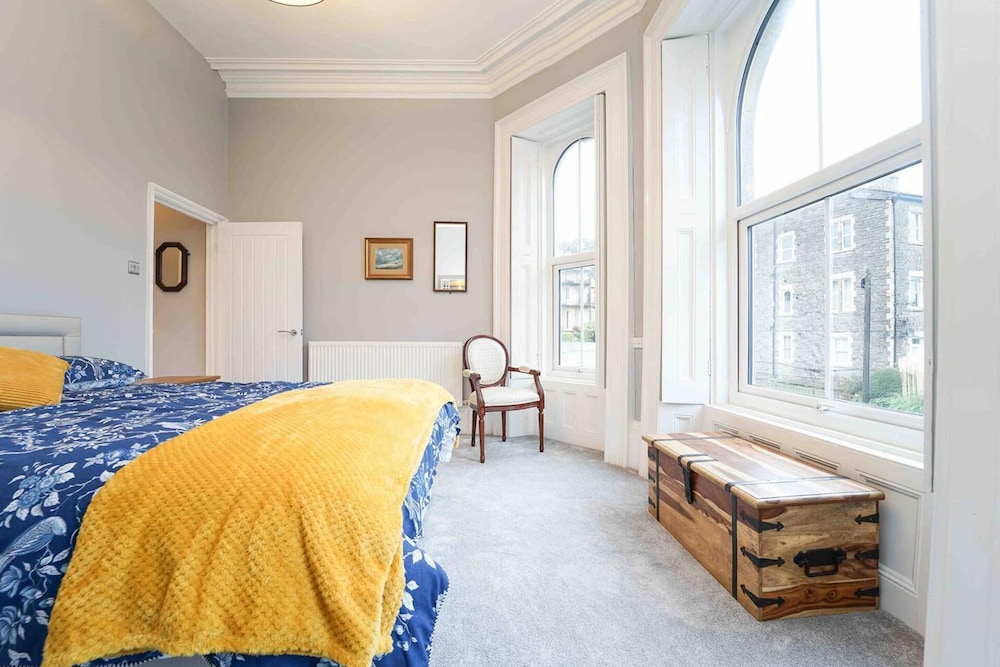 Beautiful 2-bed Apartment in Weston-super-mare view 3