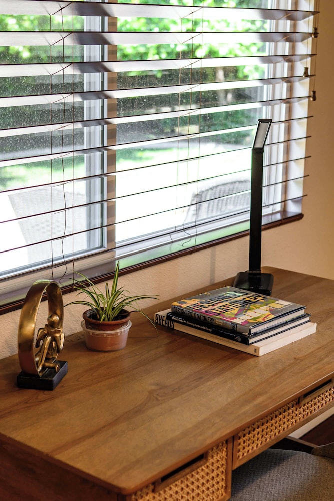 Modern Serenity Near LA Tranquil 3BR Stay