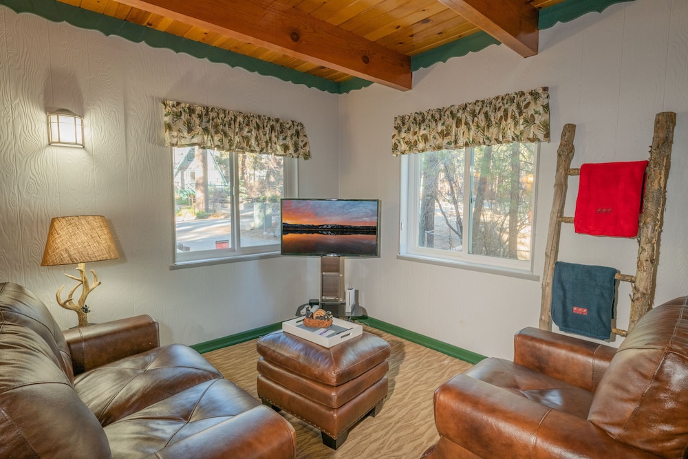 Lucky Bear Lodge