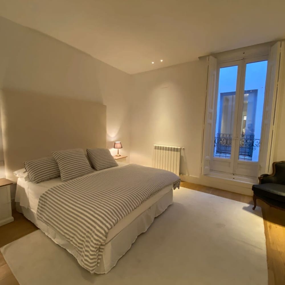 The Pelayo Majestic Luxury 3 Bedroom in Chueca