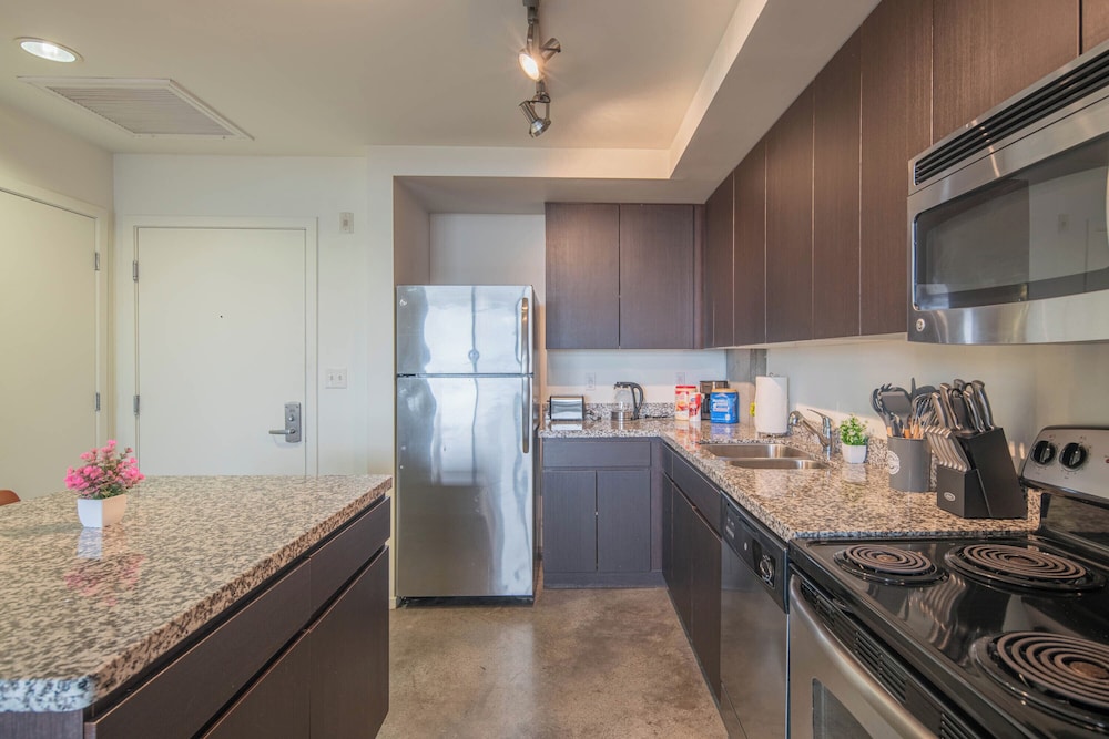 ROVE LIVING/KL - Roosevelt Point