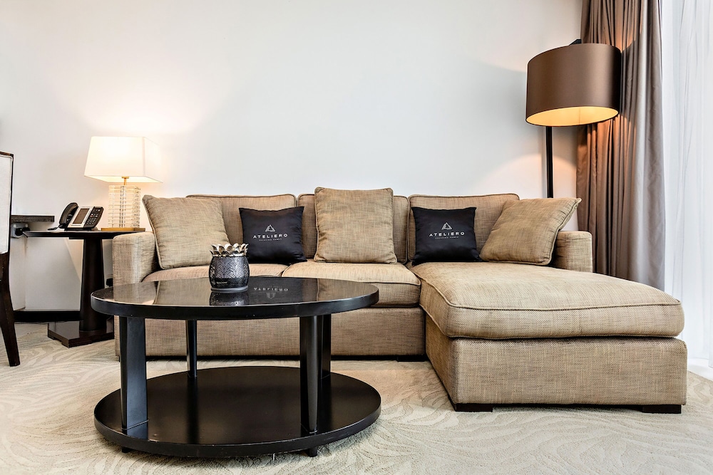 Marriott 1BR Apartment with Marina View