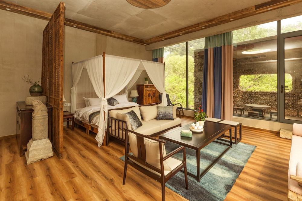 Lotus Mountain Boutique Inn