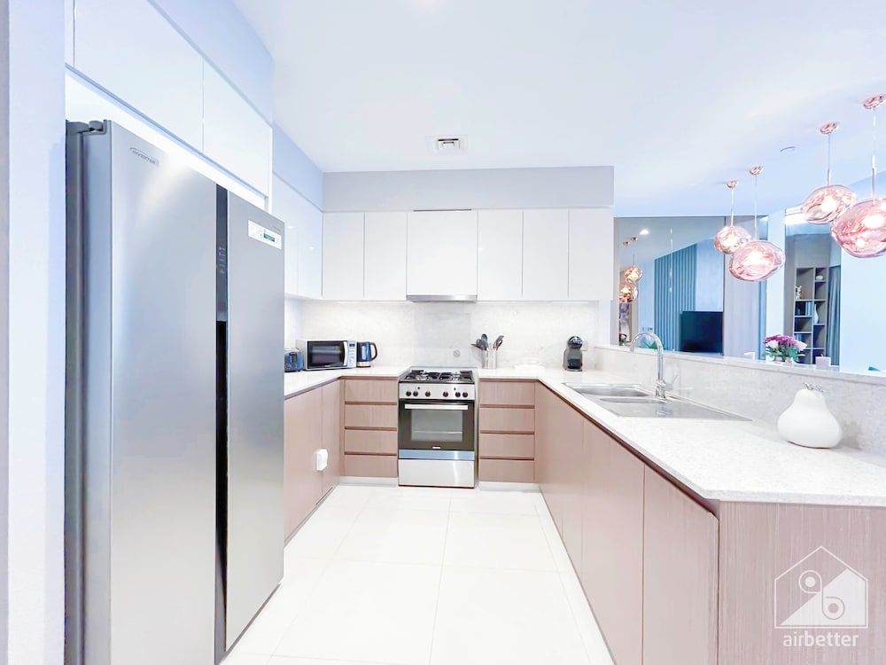 Spacious 3.5 Bedroom Apartment in Burj Royale