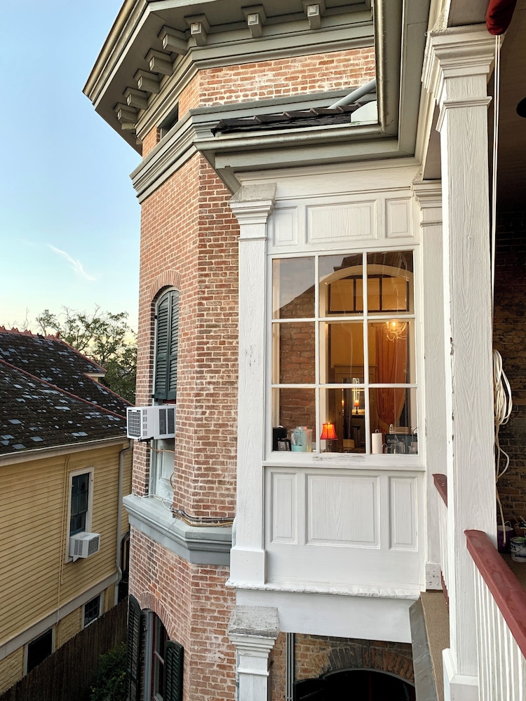French Quarter Lanaux Mansion B & B