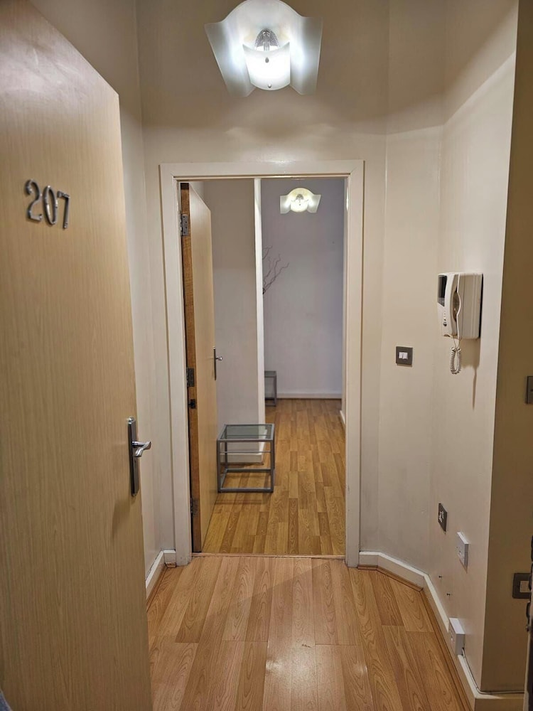 Apartment - Free Parking & Near Hospital