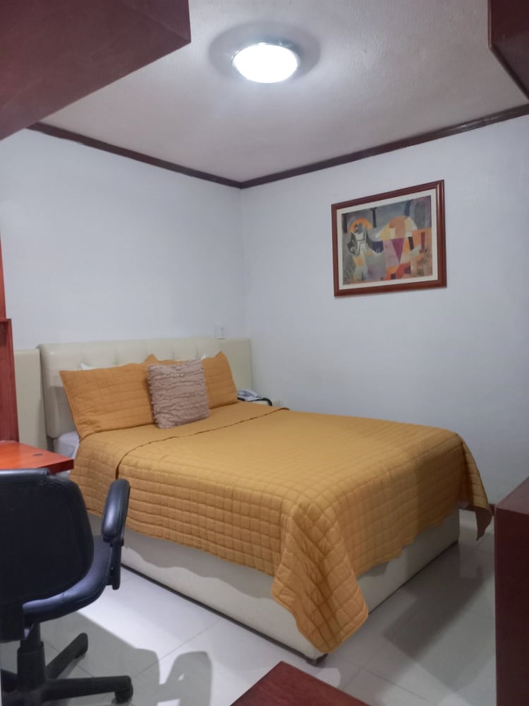 La Aurora Hotel like Home