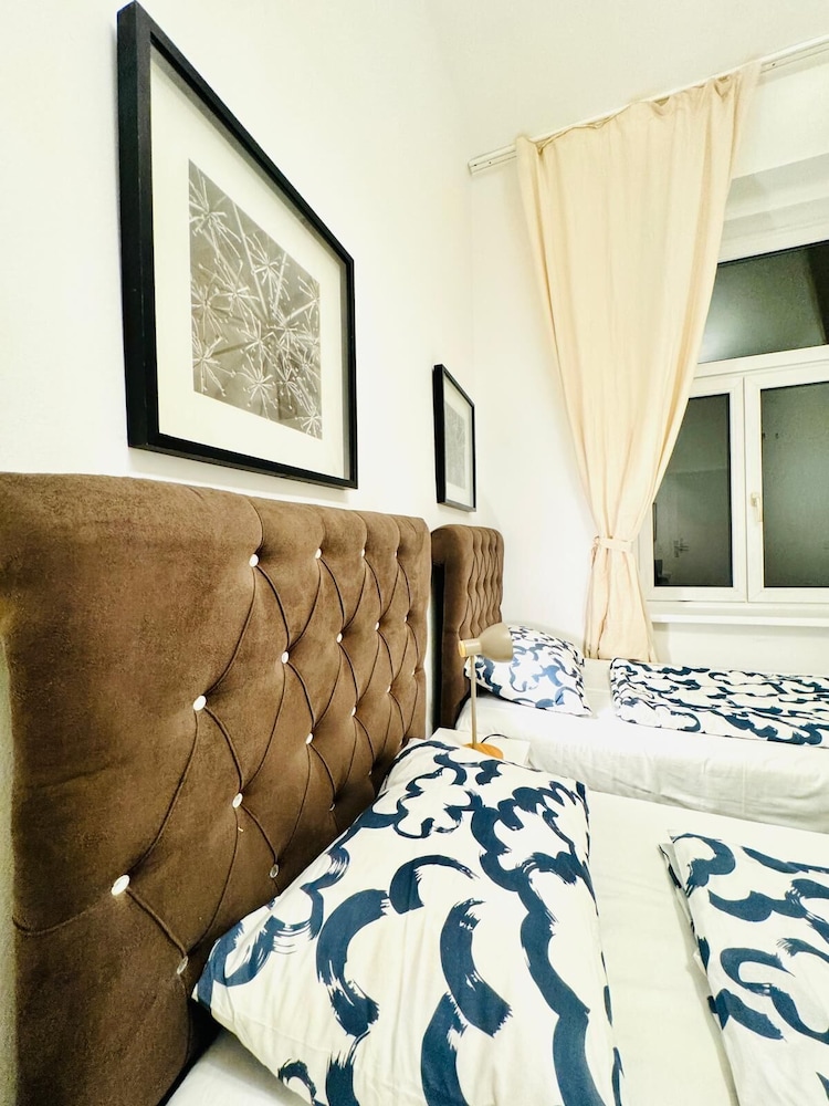 5BR Apt For 10 Walk to Kaufpark Alterlaa