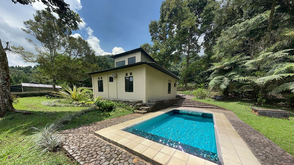 Villa Lingga Puncak