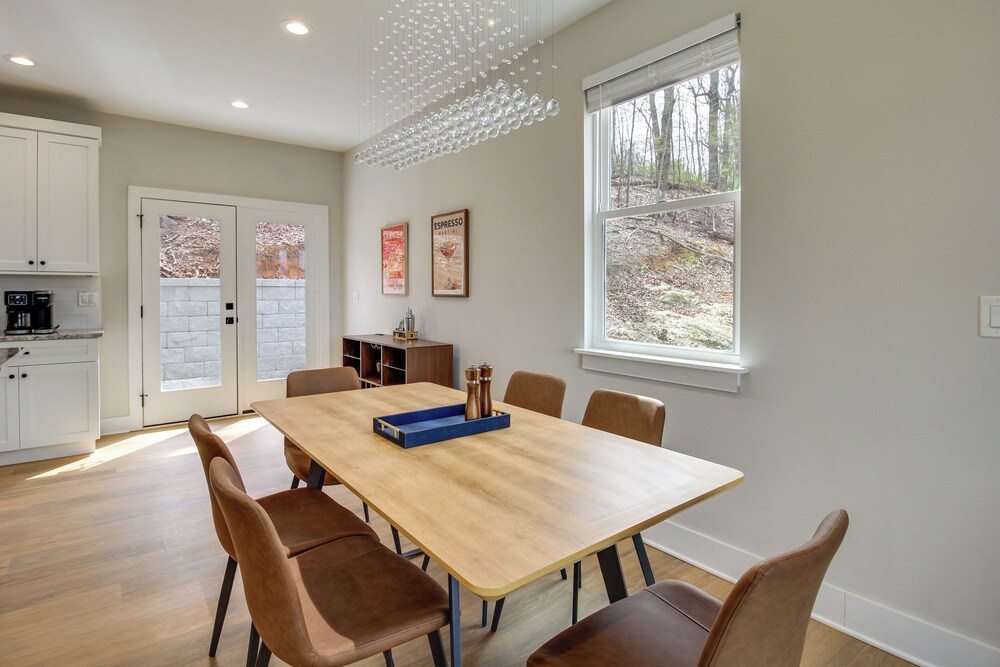 6 Mi to Chattanooga: Home w/ Balcony & Dtwn Views!
