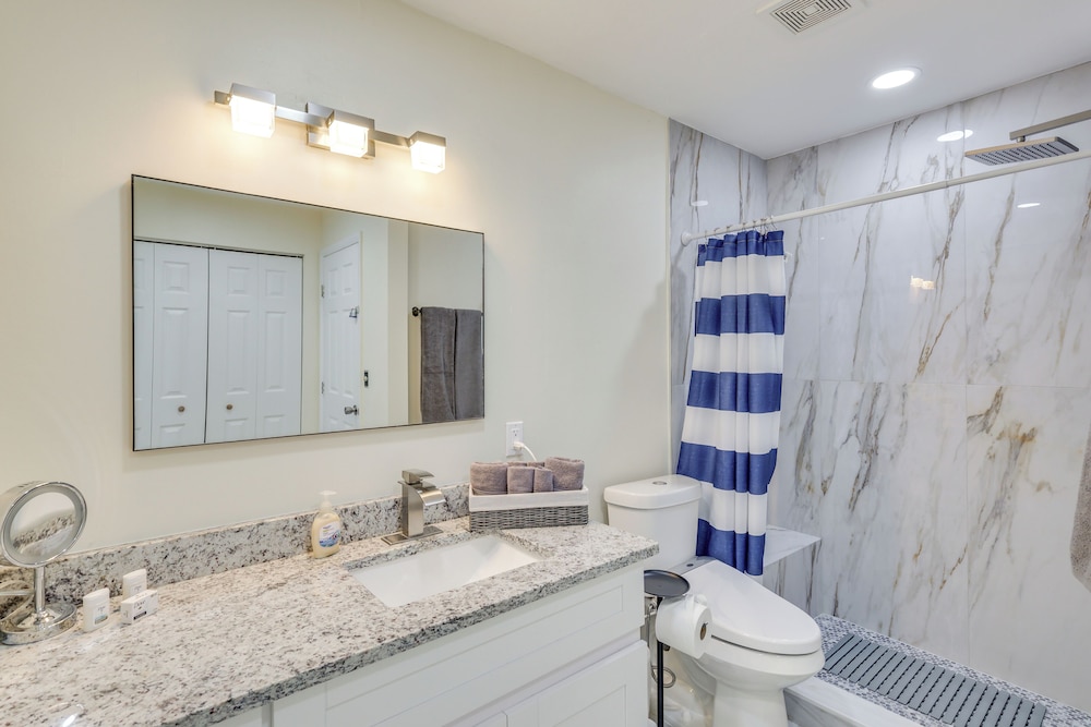 Saltwater Pool & Lanai: Lehigh Acres Escape!