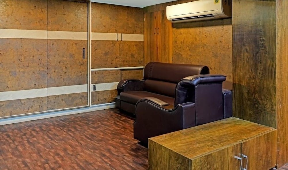 HOTEL JSN GRAND