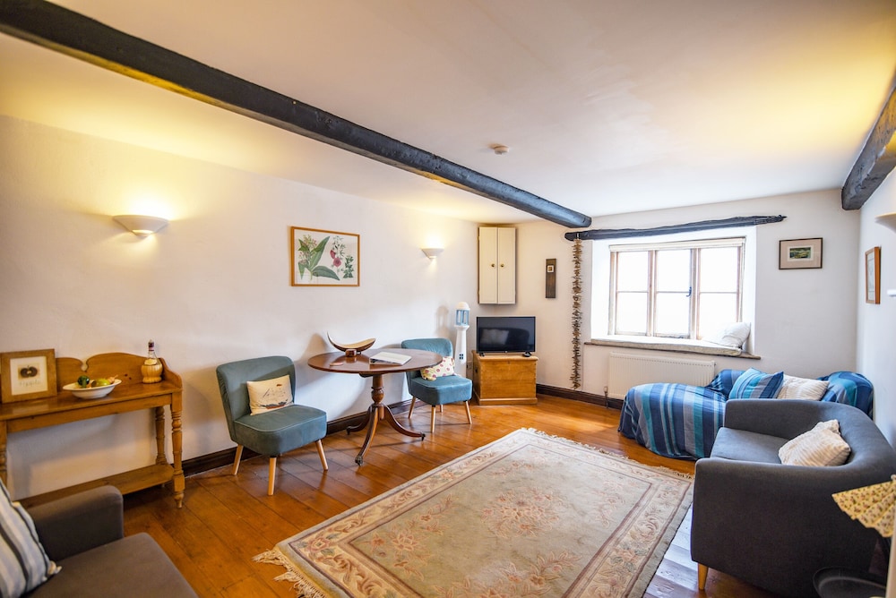 Apt 1 44/45 Coombe Street