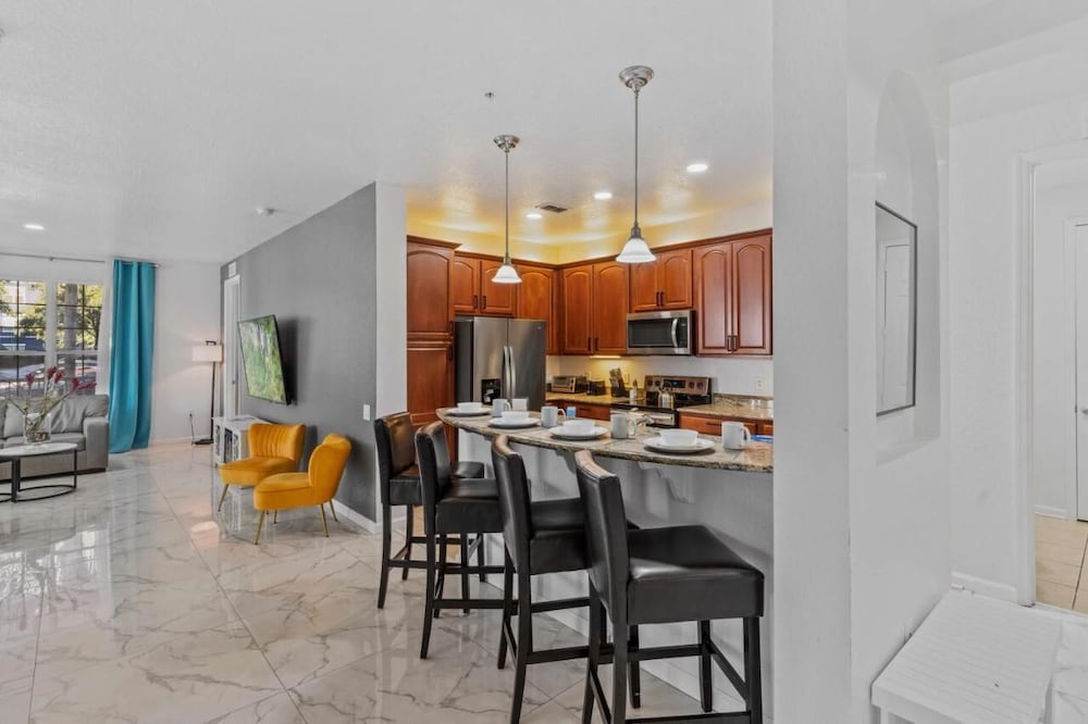 Vista Cay Swanky