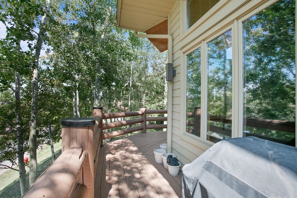 Twin Pines at Deer Valley Resort - Three Bedroom Condo with Hot Tub #5 3 Condo