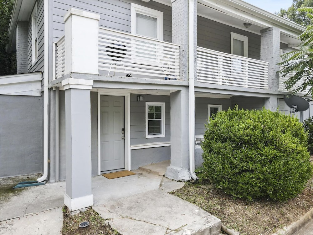 Bsmt Suite Near Stadium w Parking Coffee BBQ AC, Billede 38