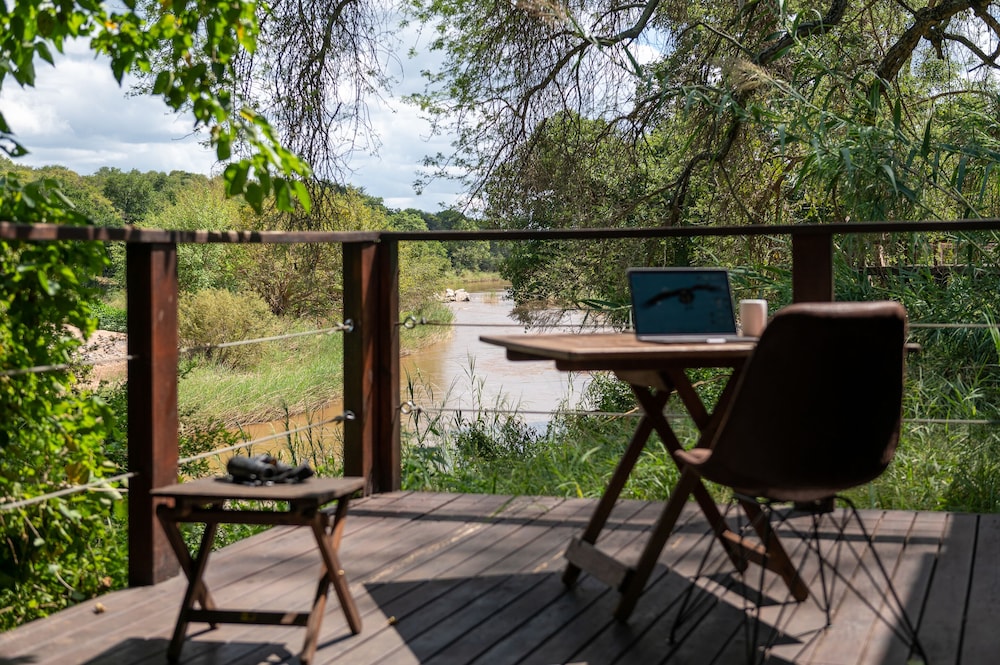 Bushriver Lodge