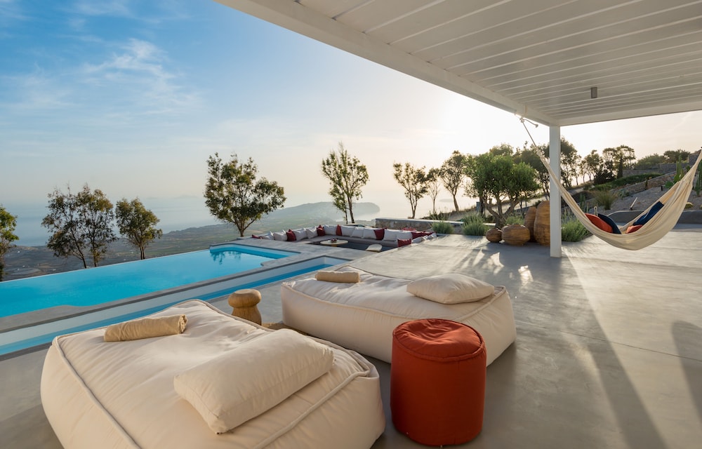 Santorini Heights