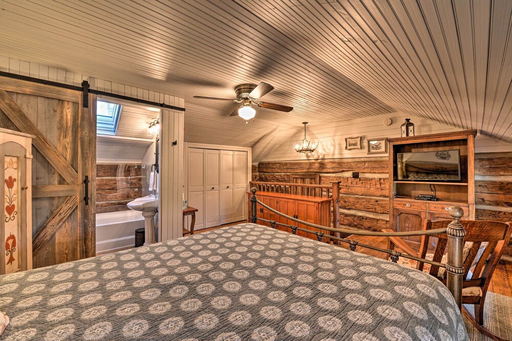 Cabin Near Boone w/ Hot Tub  Mountain Views - Property Image 25