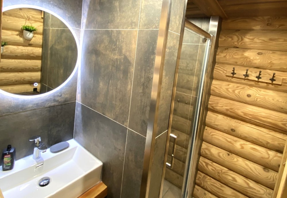 L'ours Blanc Chalet en Rondins