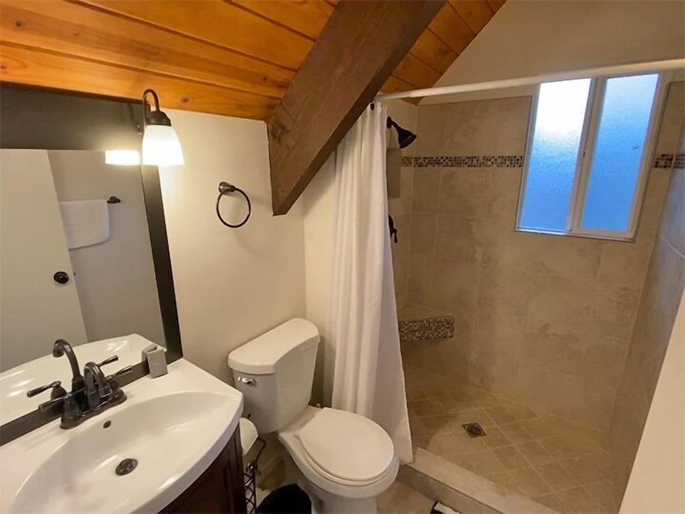 2708 Springwood Drive 2 Bedroom Cabin