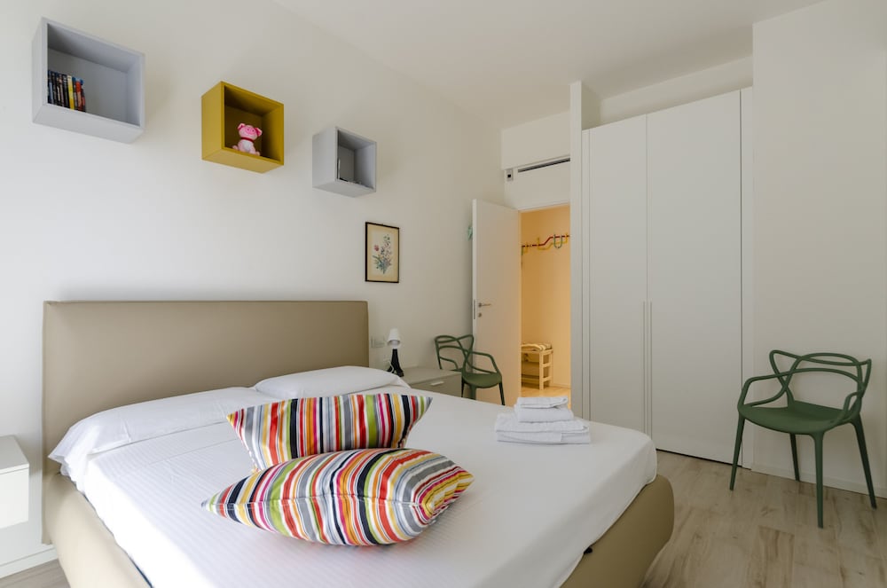 JOIVY Apt For 4, Near Centre, Beach And Train Station view 3