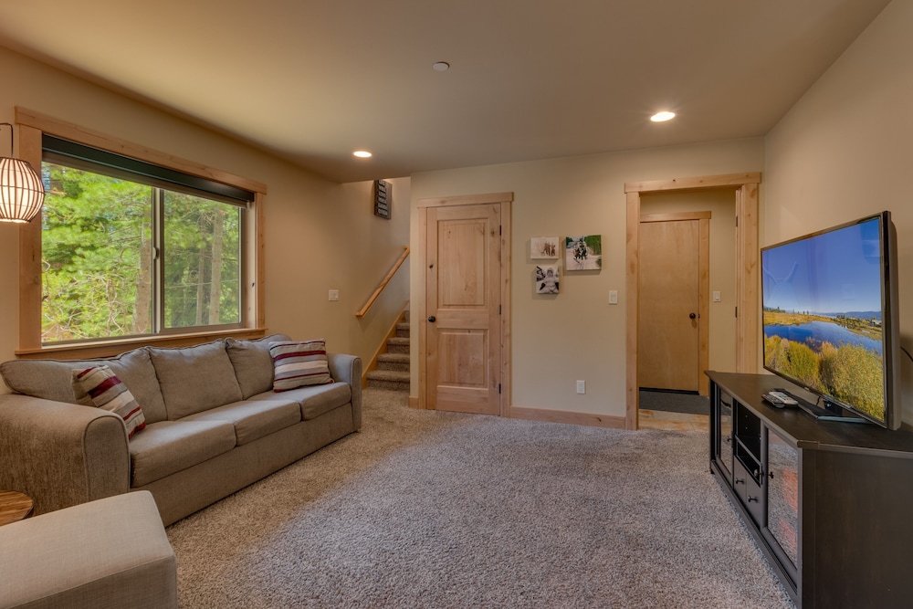 The Westlands Lodge 1135ac 4 Bedroom Home