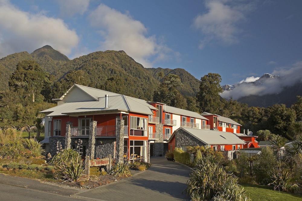Hotel Te Weheka Hotel Fox Glacier - Image 1