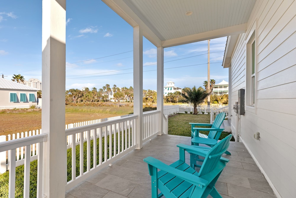 The Scarlett - Private Home At The Shores 3 Bedroom Home