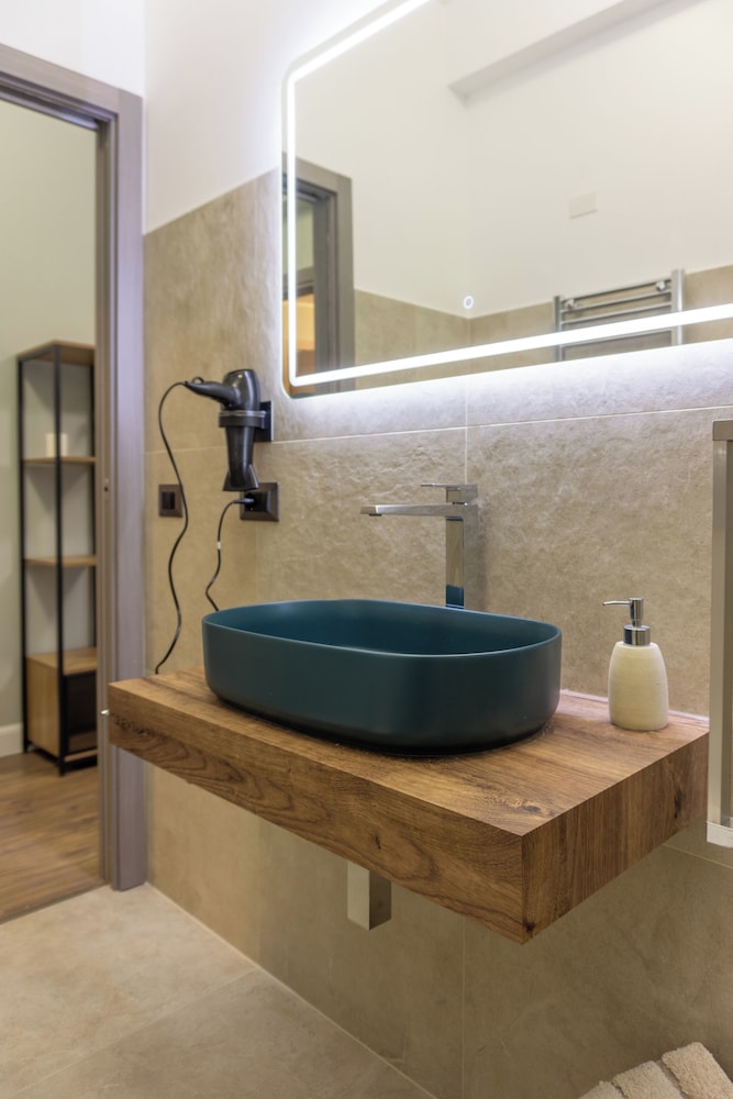 Aurelia Garden Suite