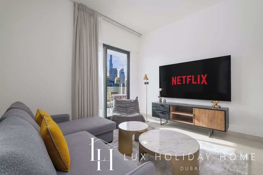 LUX The Modern Binghatti Canal Suite 3