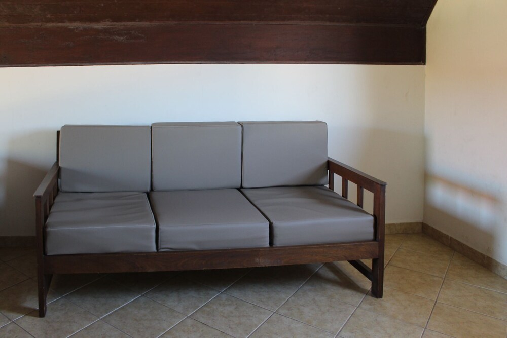 P003 Casa c 3 Dorm. Apenas 150m da Praia