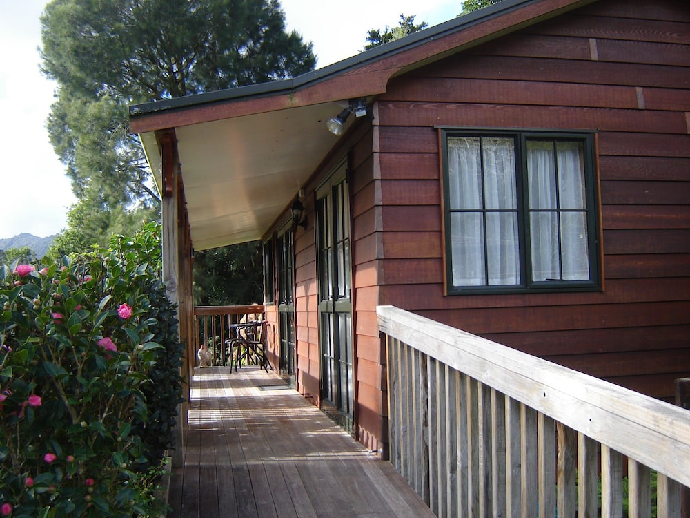Karangahake Gold 'n Views Cottage